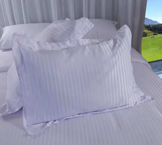 Funda Decorativa Grand Hotel Línea Satin Blanca Con Olan